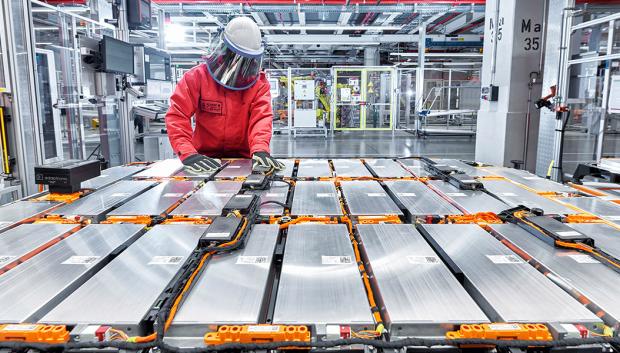 La fabricación de las celdas que componen las baterías está en manos chinas