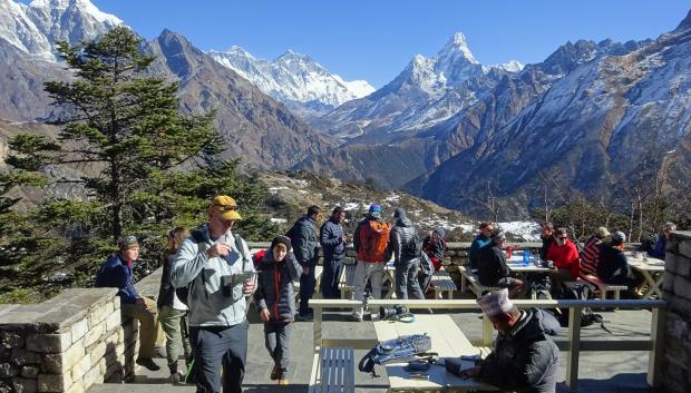 Terraza del hotel Everest View.