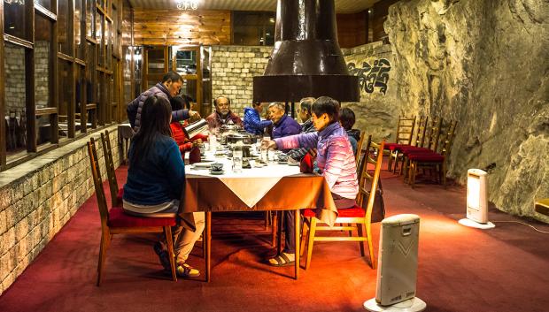 Cena en el Everest View.