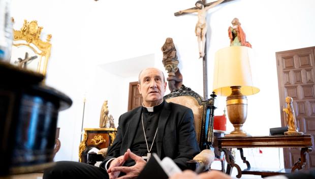 Monseñor Fernández, durante la entrevista