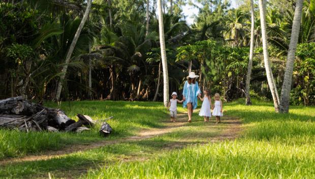 Familia de vacaciones en Denis Island.