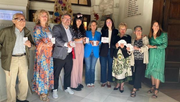 Presentación de la baraja conmemorativa de Naipes Heraclio Fournier

REMITIDA / HANDOUT por DFA
Fotografía remitida a medios de comunicación exclusivamente para ilustrar la noticia a la que hace referencia la imagen, y citando la procedencia de la imagen en la firma
28/5/2025