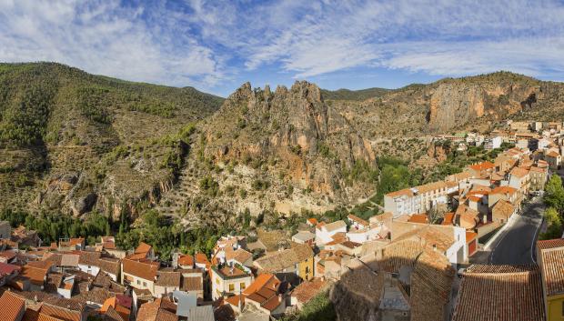 Pueblo de Ayna, conocido como "la Suiza manchega".