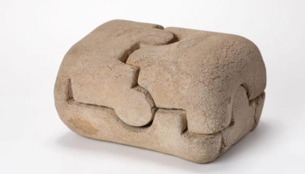 Eduardo Chillida. Lurra G-41 (Earth G-41). 1984. Tierra chamota