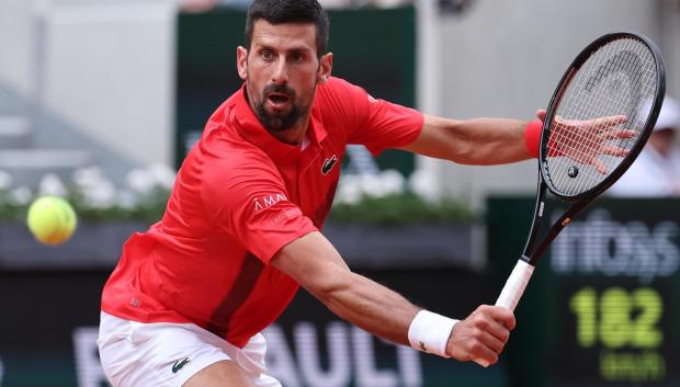 Djokovic, durante su partido de segunda ronda en Roland Garros