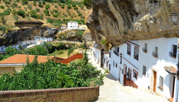 El origen de Setenil de las Bodegas se remonta a la época medieval
