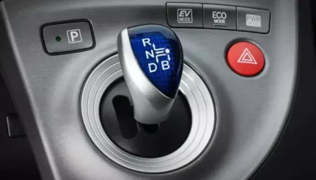 Sacarse el carnet con un automático es completamente legal