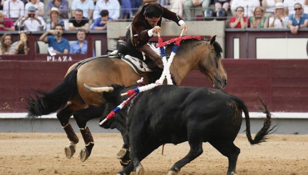 El rejoneador Diego Ventura en su faena durante la corrida de rejones