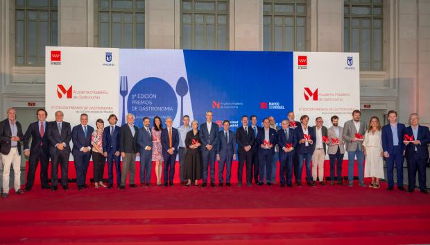 Foto de familia de los ganadores de IX Premios de Gastronomía 2025