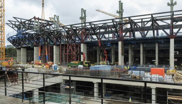Afueras del Camp Nou con las obras