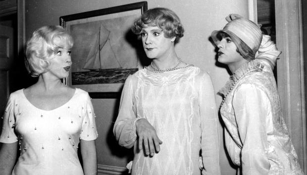 Marilyn Monroe, Jack Lemmon y Tony Curtis en el filme Con faldas y a lo loco