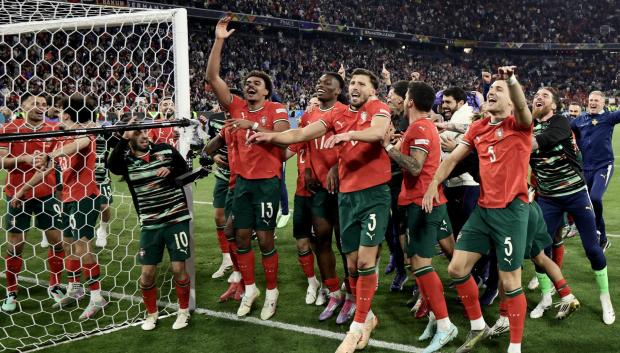 La selección portuguesa festeja la Nations League ganada ante España