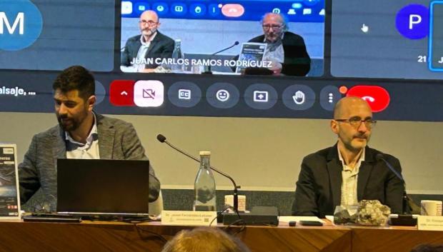 Javier Fernández Lozano y Enrique Ferrari, en las jornadas Narrativas mineras