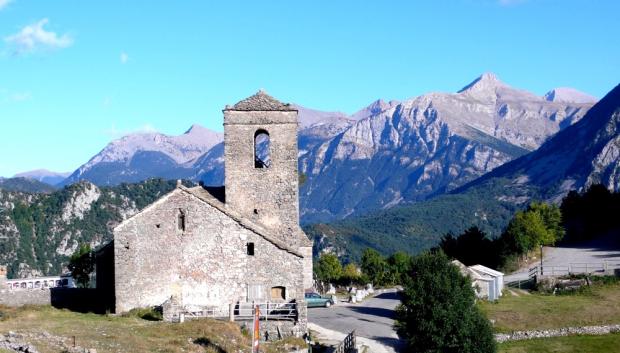 Iglesia parroquial de San Martín en Tella.