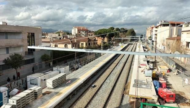 Obras de la estación provisional de Sant Feliu de Llobregat (Barcelona), en 2023

REMITIDA / HANDOUT por ADIF
Fotografía remitida a medios de comunicación exclusivamente para ilustrar la noticia a la que hace referencia la imagen, y citando la procedencia de la imagen en la firma
12/1/2023