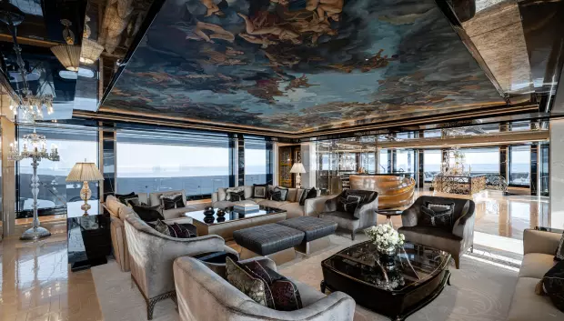 Interior del yate "Kismet".
