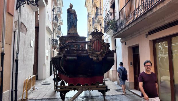Imagen de la Roca de La Fe ante la Casa de las Rocas.