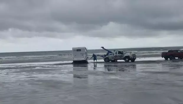 La caravana quedó atascada una primera vez por la mañana