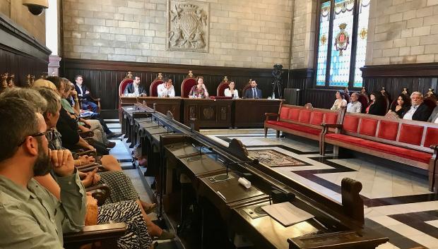 Vista del salón de plenos del Ayuntamiento de Gerona, en una imagen de archivo