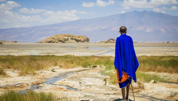 Masai en el lago Natrón de Tanzania.