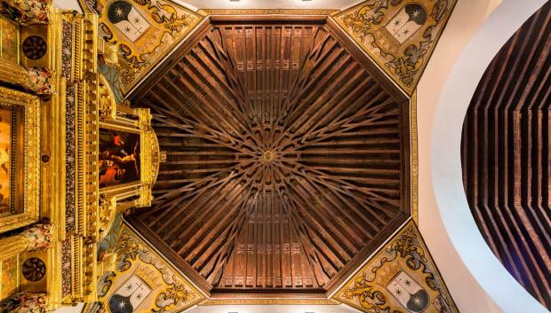 Artesonado de la Capilla Mayor en el Convento de Santa Ana de Villanueva de la Jara