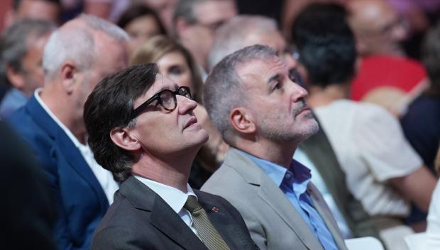 El presidente de la Generalitat, Salvador Illa, este lunes junto al alcalde de Barcelona, Jaume Collboni
