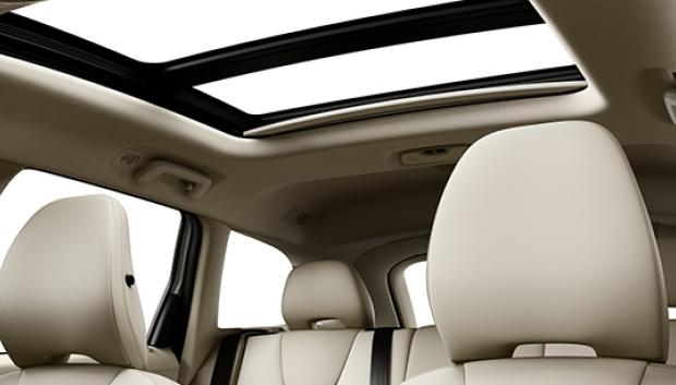 En los coches con techo panorámico no se pega