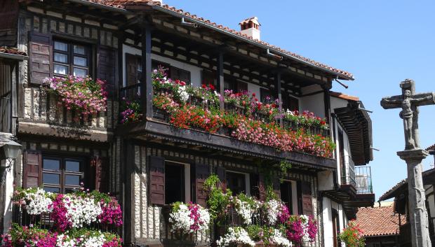 Balcones floridos en La Alberca.