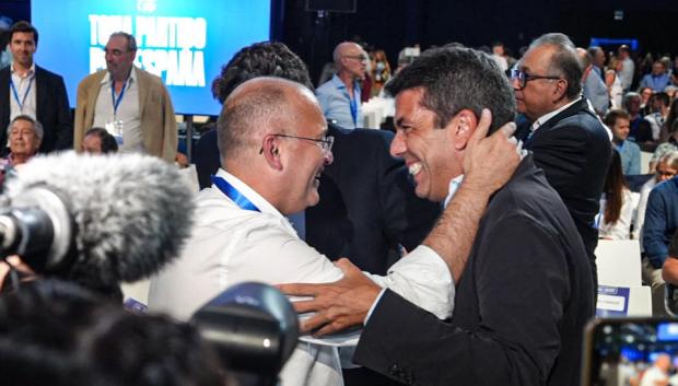 Imagen de Miguel Tellado y Carlos Mazón tomada este sábado en el Congreso del PP