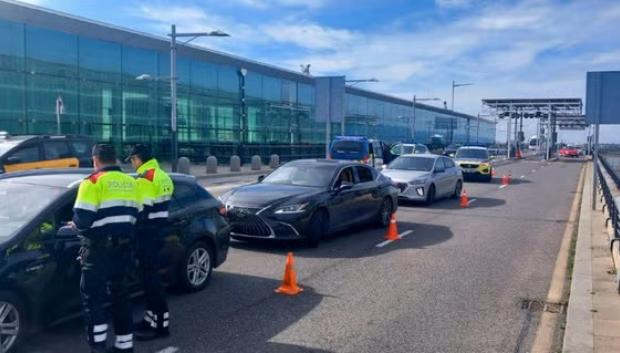 Esta es una imagen habitual en el aeropuerto de Barcelona