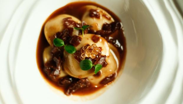 Raviolis con salsa de boletus