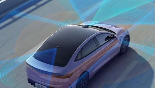 Las ADAS monitorizan en tiempo real lo que pasa alrededor del coche