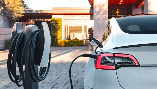 La evolución de las ZBE indica que al final solo quien tenga un eléctrico podrá circular