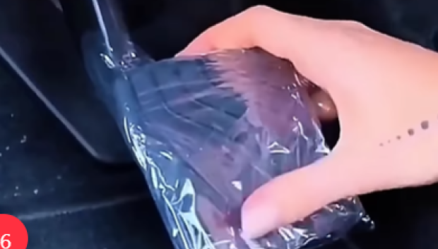 Papel de cocina sobre los pedales, un truco sencillo