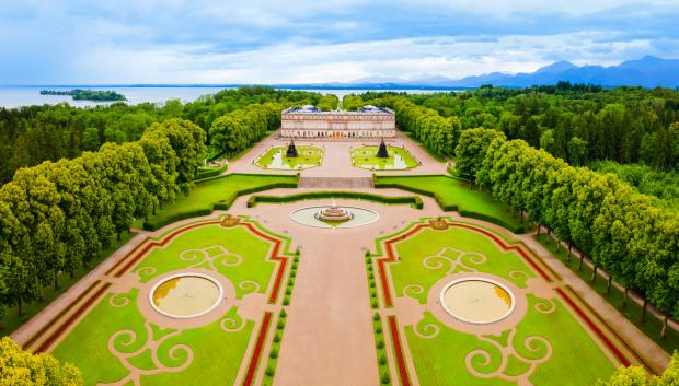 Vista panorámica y aérea del palacio Herrenchiemsee.