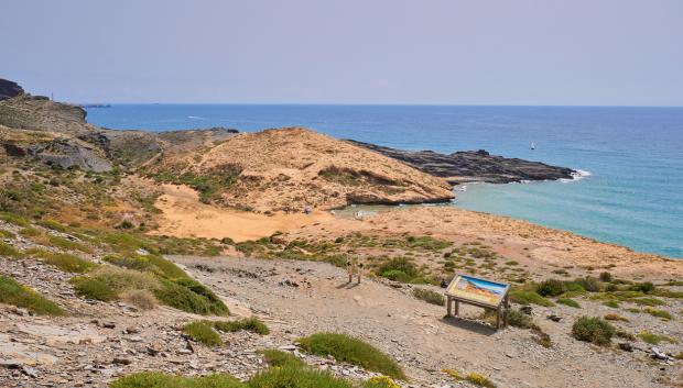 Parque Natural de Calblanque. Al fondo, el Cabo de Palos.