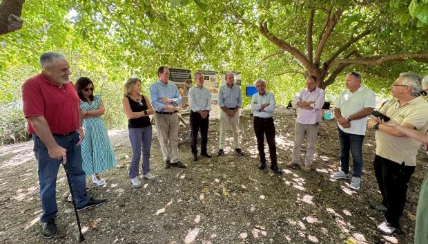 Imagen de los representantes en el acto de reintroducción de águilas pescadoras en la Comunidad Valenciana