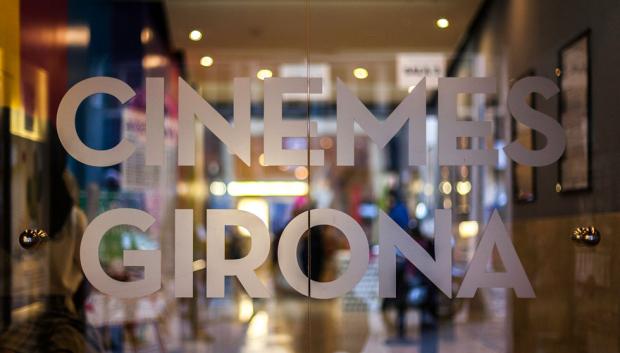 Rótulo de los Cines Girona