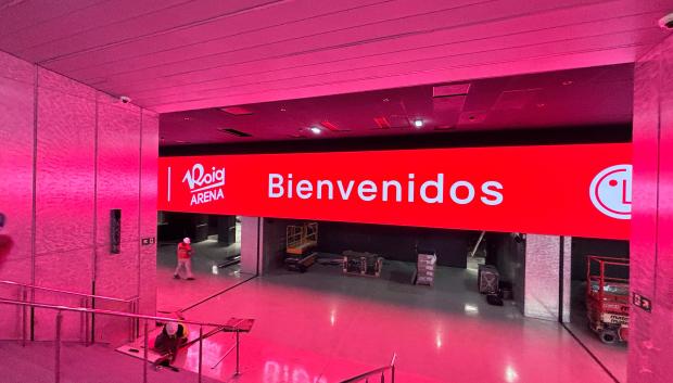 Imagen de la pantalla interior del Roig Arena.