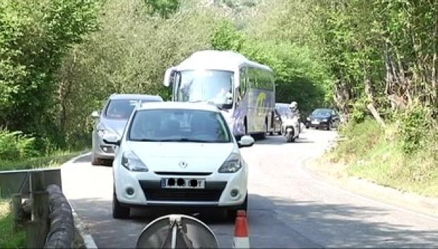 Los atascos en Covadonga son constantes