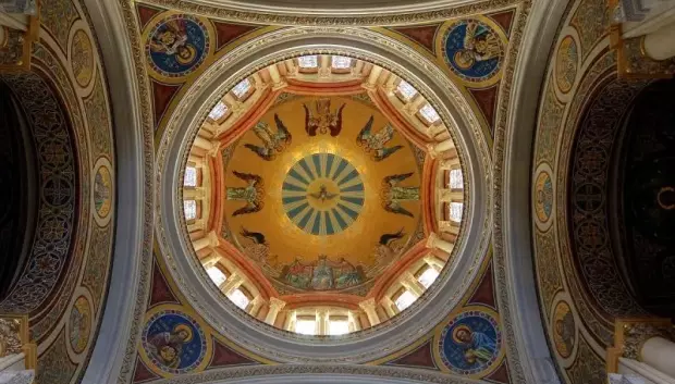 Bóveda interior de estilo bizantina