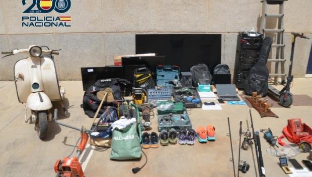 Material robado identificado por los agentes

REMITIDA / HANDOUT por POLICÍA NACIONAL
Fotografía remitida a medios de comunicación exclusivamente para ilustrar la noticia a la que hace referencia la imagen, y citando la procedencia de la imagen en la firma
30/7/2025