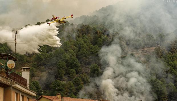 Incendio que se declaró en la noche del lunes en el Barranco de las Cinco Villas, Ávila