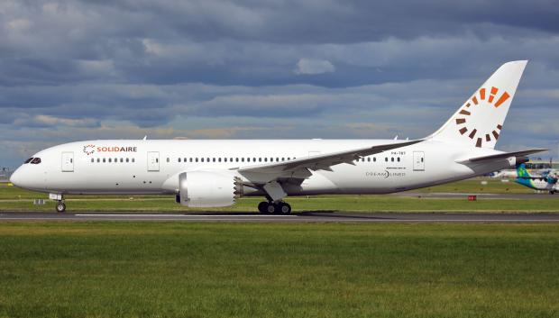 Dreamliner de la compañía de vuelos chárter Comlux