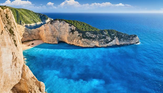 El espectacular enclave de playa Navagio, la más bonita de Europa según la IA.