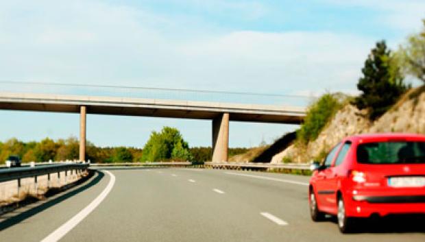 En autopista si vas muy despacio corres el riesgo de convertirte en un estorbo