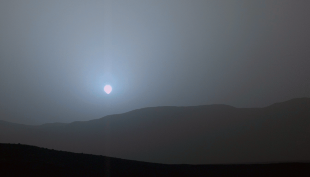 Atardecer en Marte captado por el rover Curiosity de la NASA