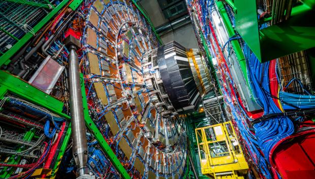 Experimento CMS en el Gran Colisionador de Hadrones del CERN
