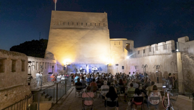 Imagen de archivo de las noches del castillo en Cullera
