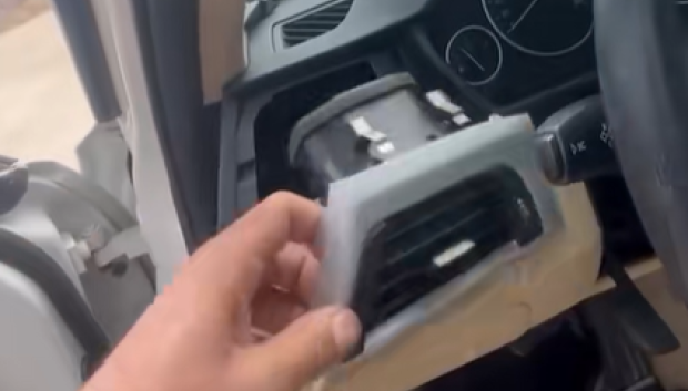 Las piezas se salen con tocarlas